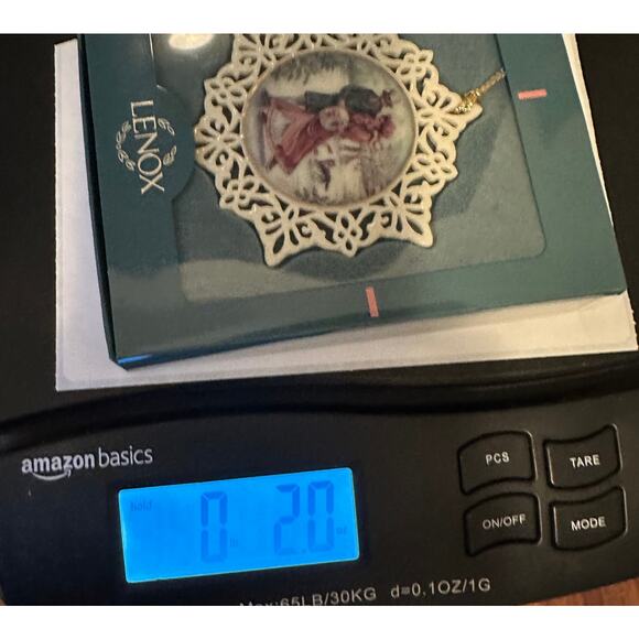 Vintage 1992 Lenox Victorian Lace Christmas Ornament Porcelain  Ice Skaters - Picture 7 of 7